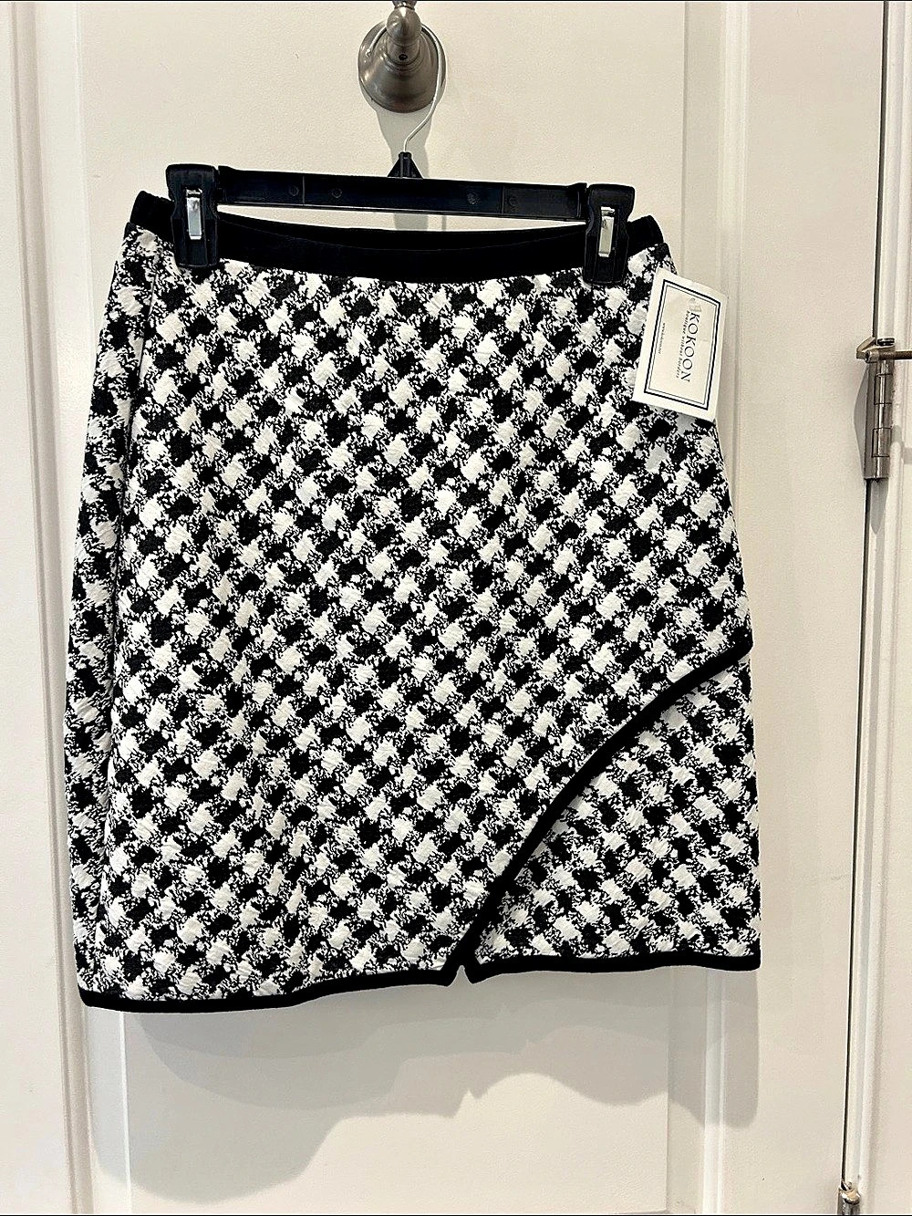 KOKOON Houndstooth Skirt in Black & White Size Medium NWT